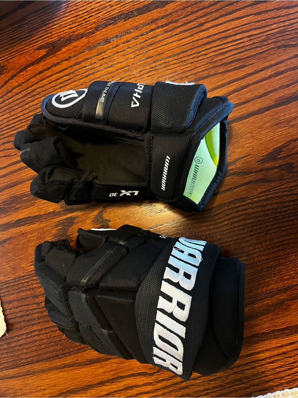 youth hockey gloves